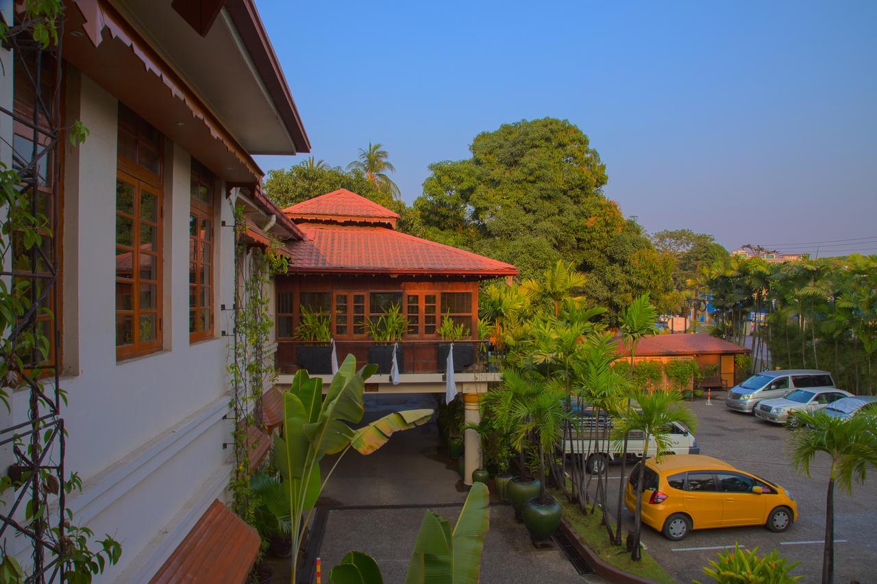 Savoy Hotel Yangon Exterior foto