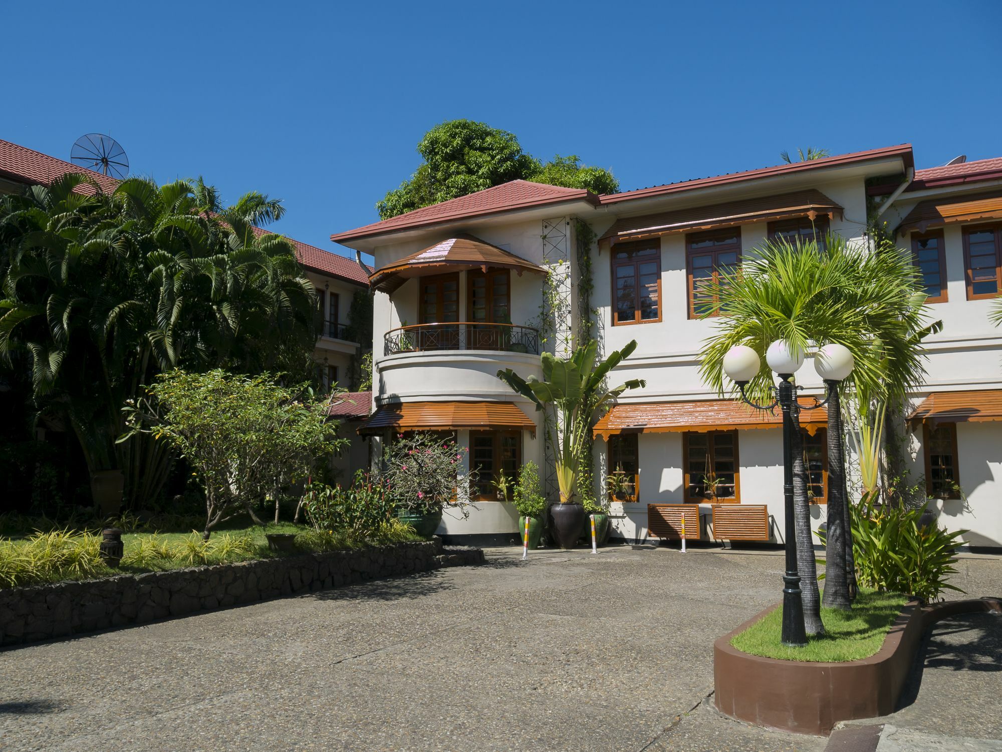 Savoy Hotel Yangon Exterior foto